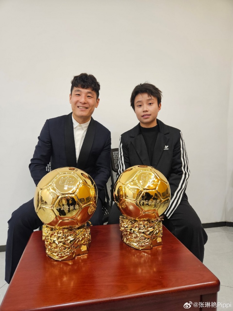  張琳艷社媒曬與武磊合照：感謝、榮幸、幸運(yùn)，祝磊哥早日康復(fù)