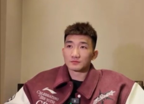  咋形容你和王博的關(guān)系？孫銘徽：像家人 他訓(xùn)練&生活中很照顧我們