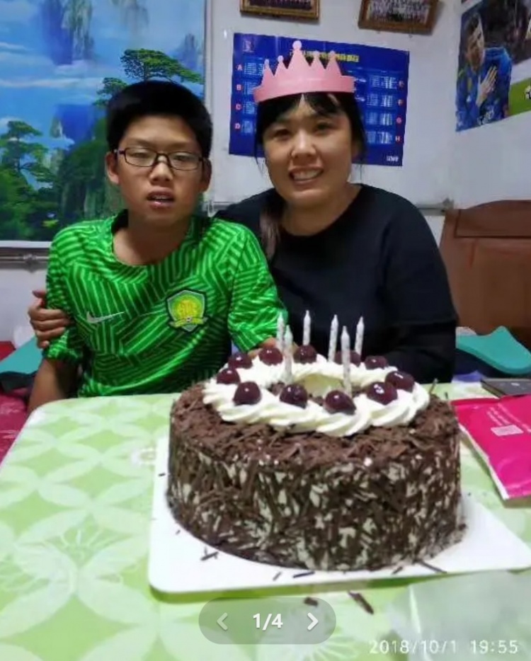  郭嘉璇母親曬照悼念兒子：璇兒生日快樂(lè)，希望天堂幸福