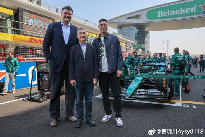  聯(lián)動F1！翟曉川曬與姚明、阿隆索、范志毅、周冠宇等的合照