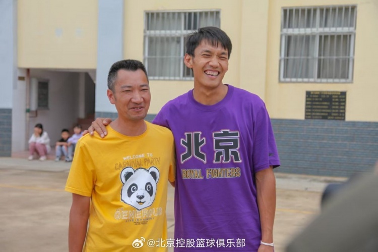  那一封信的故事還在延續(xù) 矣進(jìn)宏母校的師生們來到北京了！
