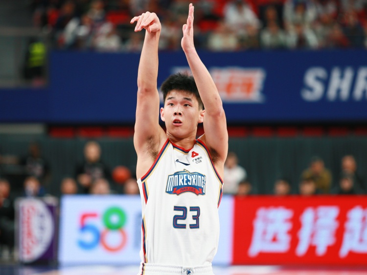  狀態(tài)可以！林葳半場8中5拿到13分1板1助