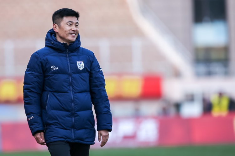  足球報(bào)：大連英博低調(diào)備戰(zhàn)，簽約贊助商為大連足球注入新活力